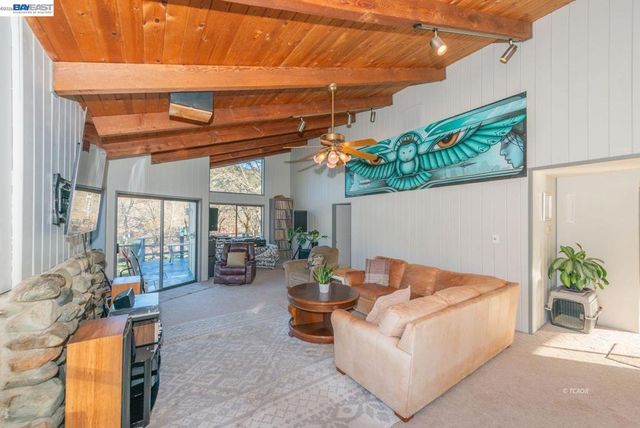 1476 1476 Poker Bar Rd, Douglas City, CA 96024