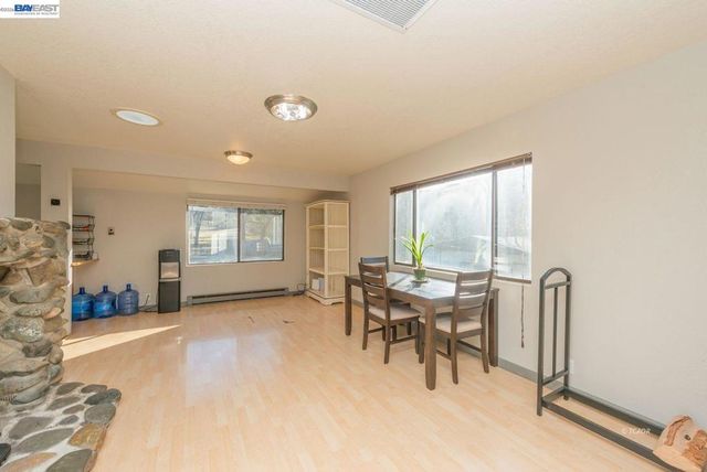 1476 1476 Poker Bar Rd, Douglas City, CA 96024