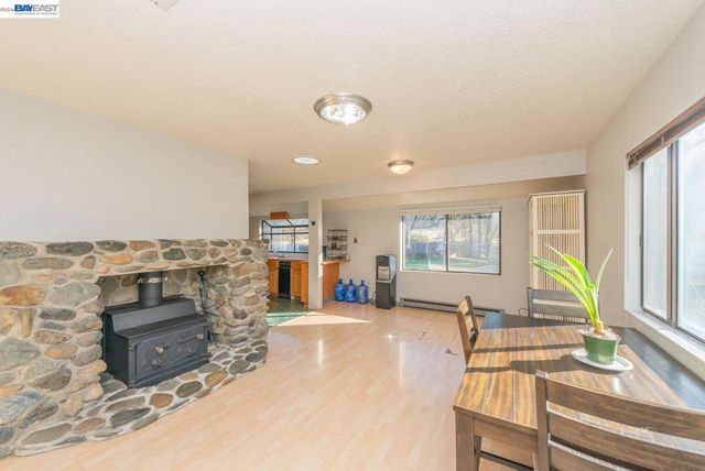 1476 1476 Poker Bar Rd, Douglas City, CA 96024