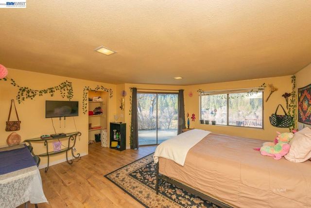 1476 1476 Poker Bar Rd, Douglas City, CA 96024