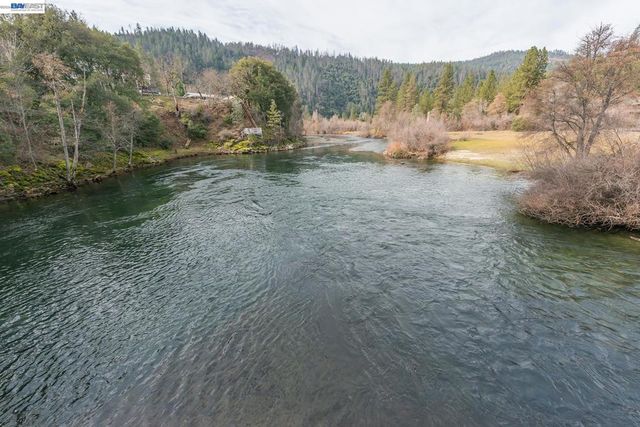 1476 1476 Poker Bar Rd, Douglas City, CA 96024