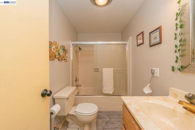 1476 1476 Poker Bar Rd, Douglas City, CA 96024