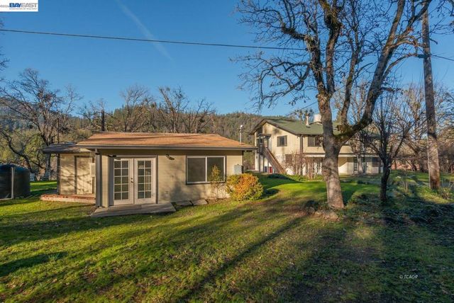 1476 1476 Poker Bar Rd, Douglas City, CA 96024