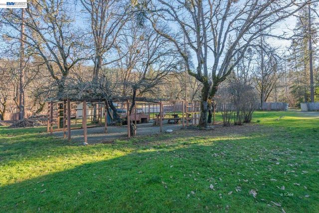 1476 1476 Poker Bar Rd, Douglas City, CA 96024