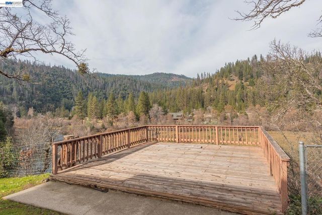 1476 1476 Poker Bar Rd, Douglas City, CA 96024