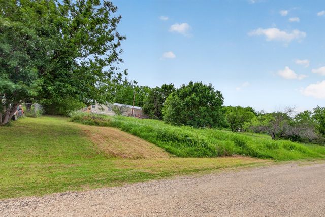 5429 Highview Drive, Granbury, TX 76048
