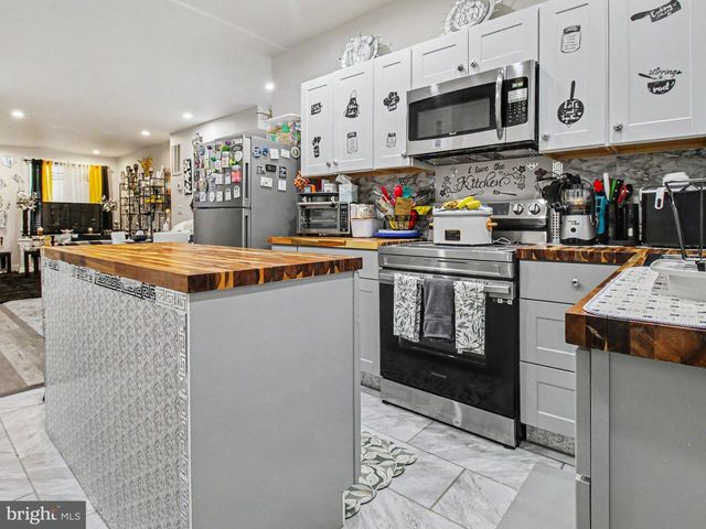 2517 ROBB ST, Baltimore, MD 21218