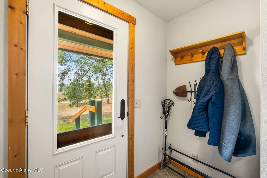 101 Farmer Dr, Sandpoint, ID 83864 photo 4