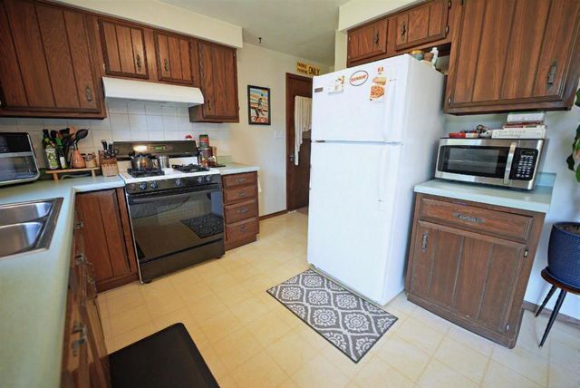 2915 BROOKVIEW COURT, Green Bay, WI 54313