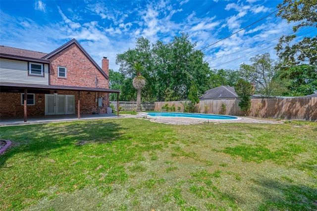 8515 Twelve Oaks Drive, Texas City, TX 77591