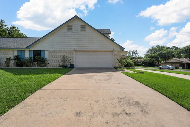 3230 Village Park Drive, Waco, TX 76708
