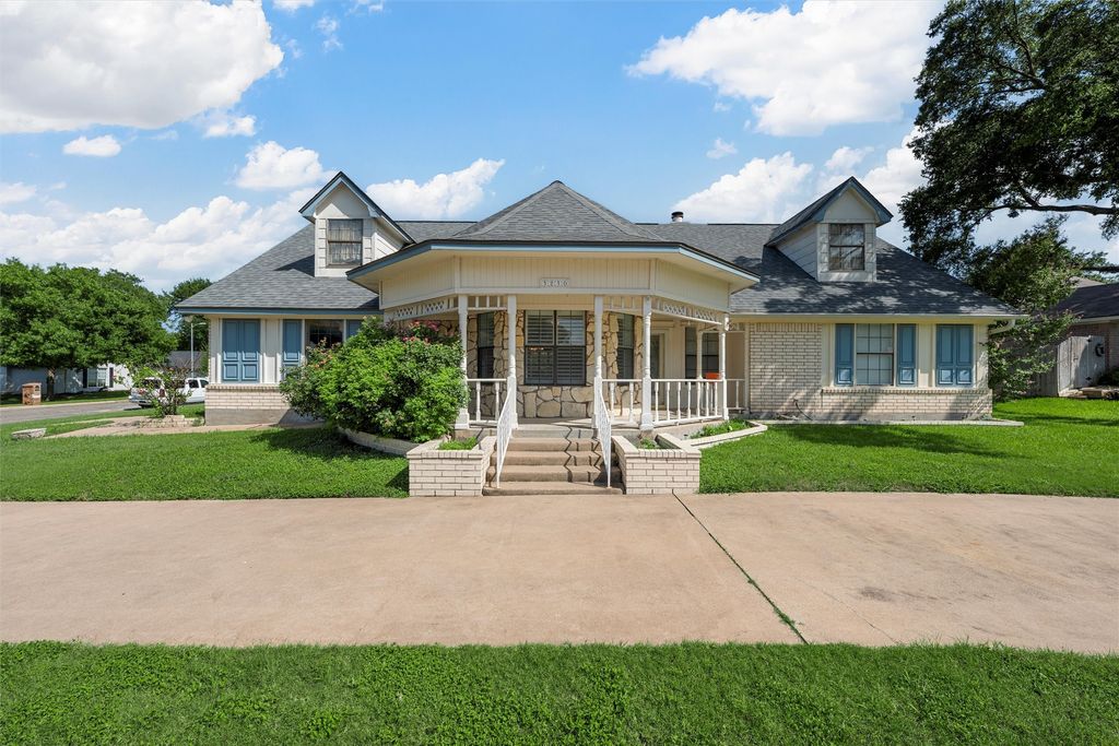 3230 Village Park Drive, Waco, TX 76708