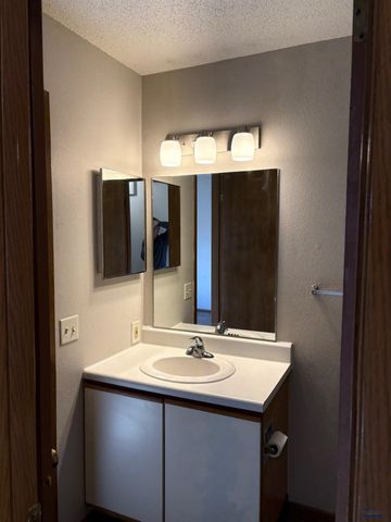 1107 FIELD VIEW DR, Rapid City, SD 57701