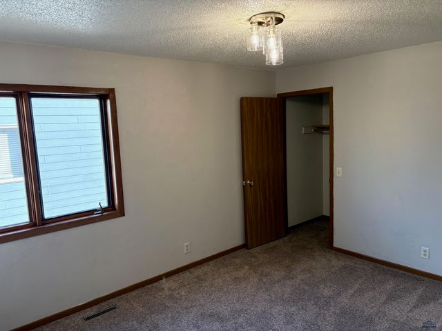 1107 FIELD VIEW DR, Rapid City, SD 57701