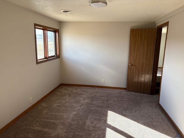 1107 FIELD VIEW DR, Rapid City, SD 57701