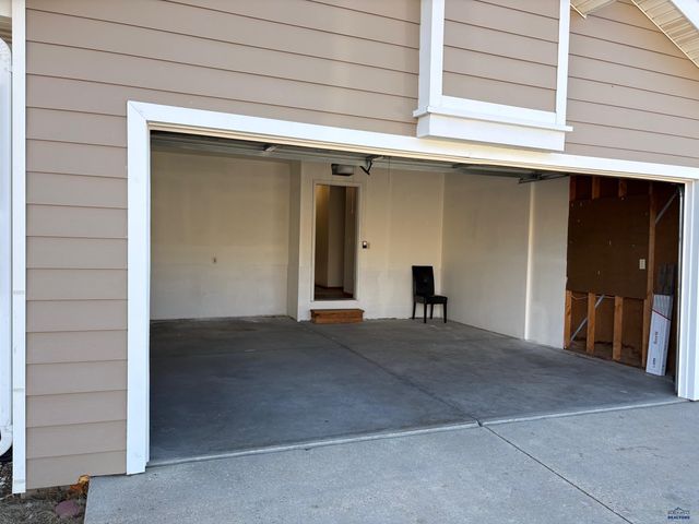 1107 FIELD VIEW DR, Rapid City, SD 57701