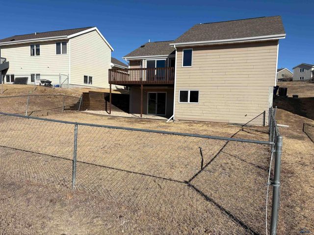 1107 FIELD VIEW DR, Rapid City, SD 57701
