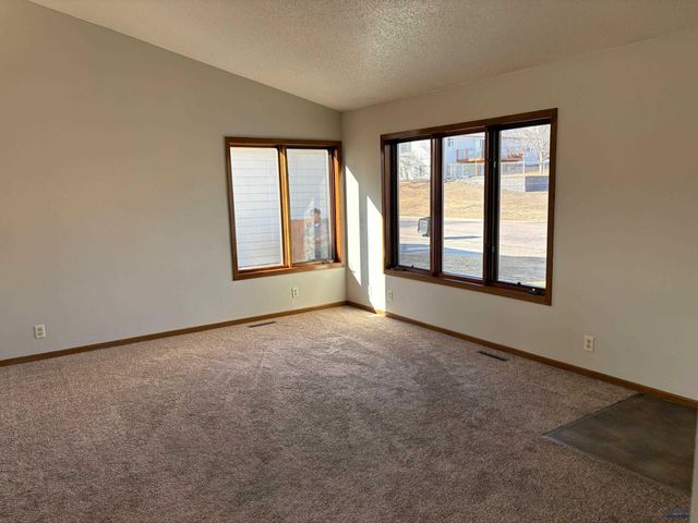 1107 FIELD VIEW DR, Rapid City, SD 57701