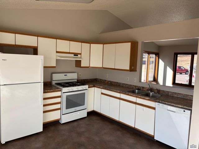 1107 FIELD VIEW DR, Rapid City, SD 57701