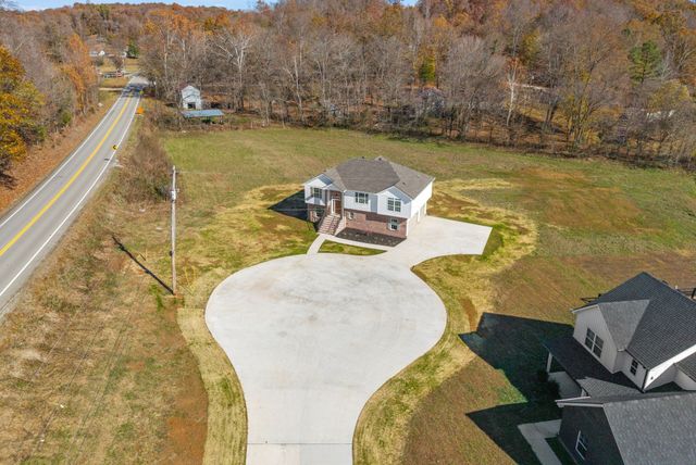 1888 Flats Road, Cunningham, TN 37052