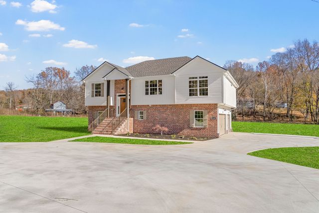 1888 Flats Road, Cunningham, TN 37052