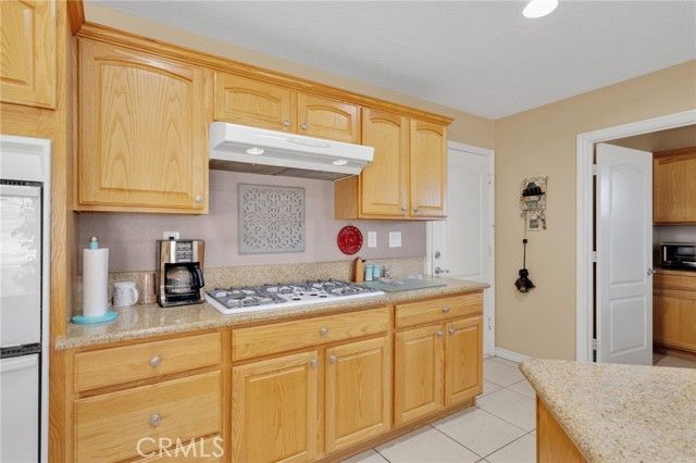24040 Cuyama, Apple Valley, CA 92307