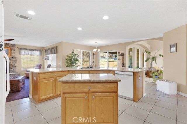 24040 Cuyama, Apple Valley, CA 92307