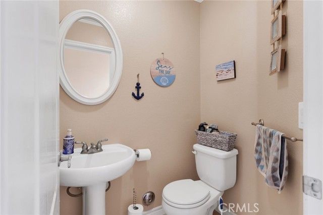 24040 Cuyama, Apple Valley, CA 92307