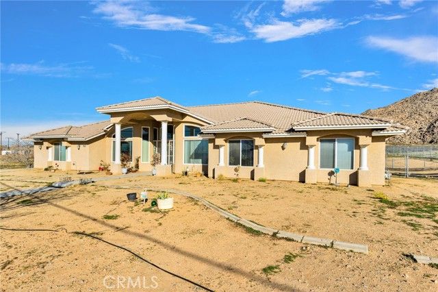 24040 Cuyama, Apple Valley, CA 92307