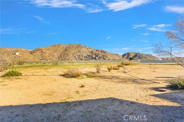 24040 Cuyama, Apple Valley, CA 92307