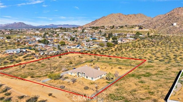 24040 Cuyama, Apple Valley, CA 92307