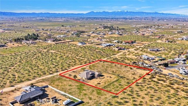 24040 Cuyama, Apple Valley, CA 92307