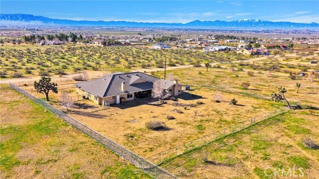 24040 Cuyama, Apple Valley, CA 92307
