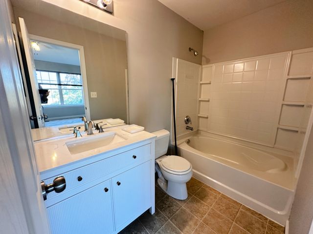 924 Clover Lane 1, Pingree Grove, IL 60140