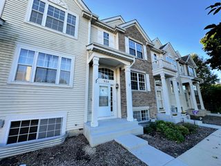 924 Clover Lane 1, Pingree Grove, IL 60140