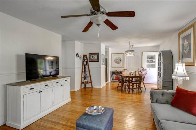 48 Trina Avenue NE, Kennesaw, GA 30144