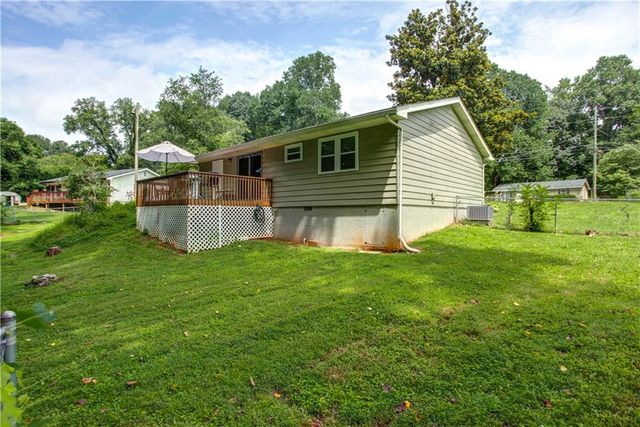 48 Trina Avenue NE, Kennesaw, GA 30144
