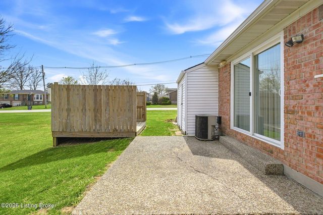 4319 Chenwood Ln, Louisville, KY 40299