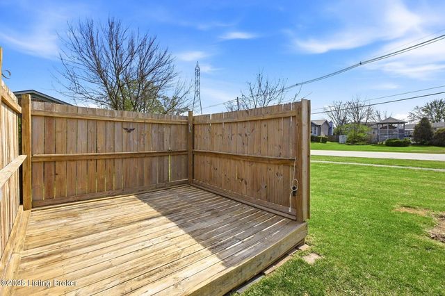 4319 Chenwood Ln, Louisville, KY 40299