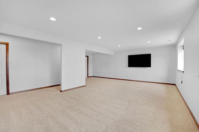 2607 Feather Run Trail, Cedar Falls, IA 50613