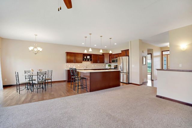 2607 Feather Run Trail, Cedar Falls, IA 50613