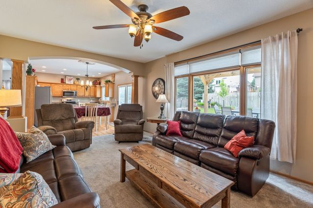 144 56th Street, West Des Moines, IA 50266