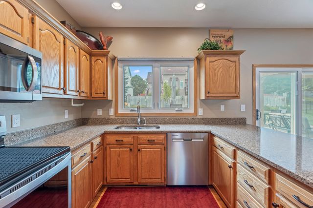 144 56th Street, West Des Moines, IA 50266
