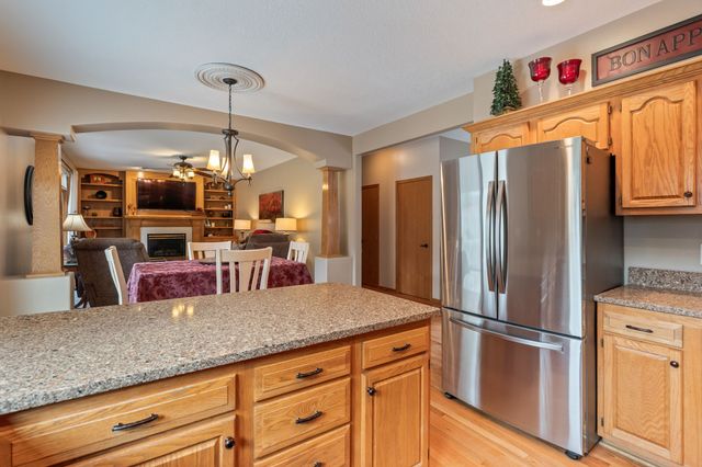 144 56th Street, West Des Moines, IA 50266