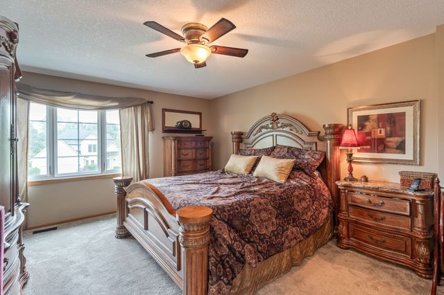 144 56th Street, West Des Moines, IA 50266
