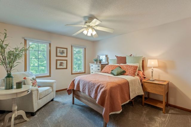 144 56th Street, West Des Moines, IA 50266