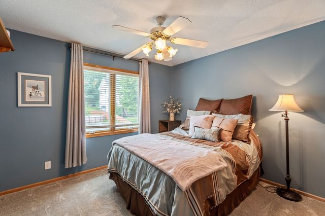 144 56th Street, West Des Moines, IA 50266