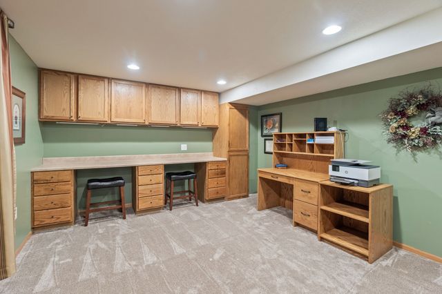 144 56th Street, West Des Moines, IA 50266