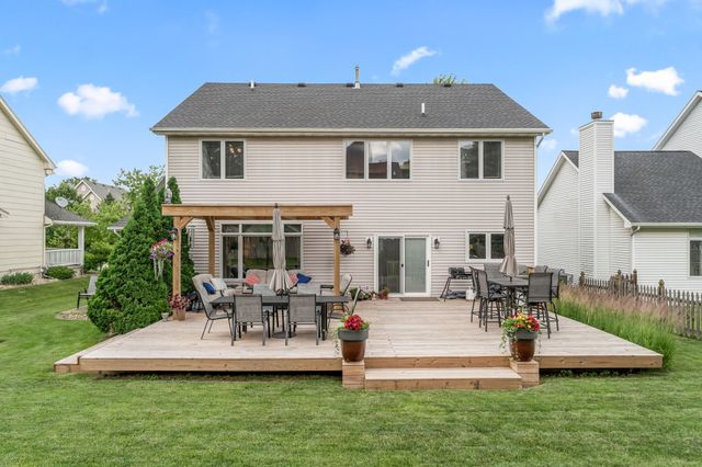 144 56th Street, West Des Moines, IA 50266
