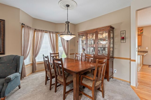 144 56th Street, West Des Moines, IA 50266
